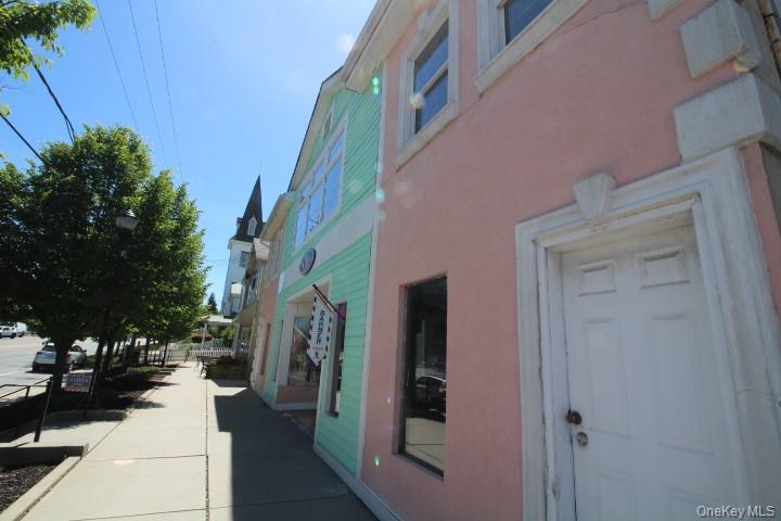 457 Broadway