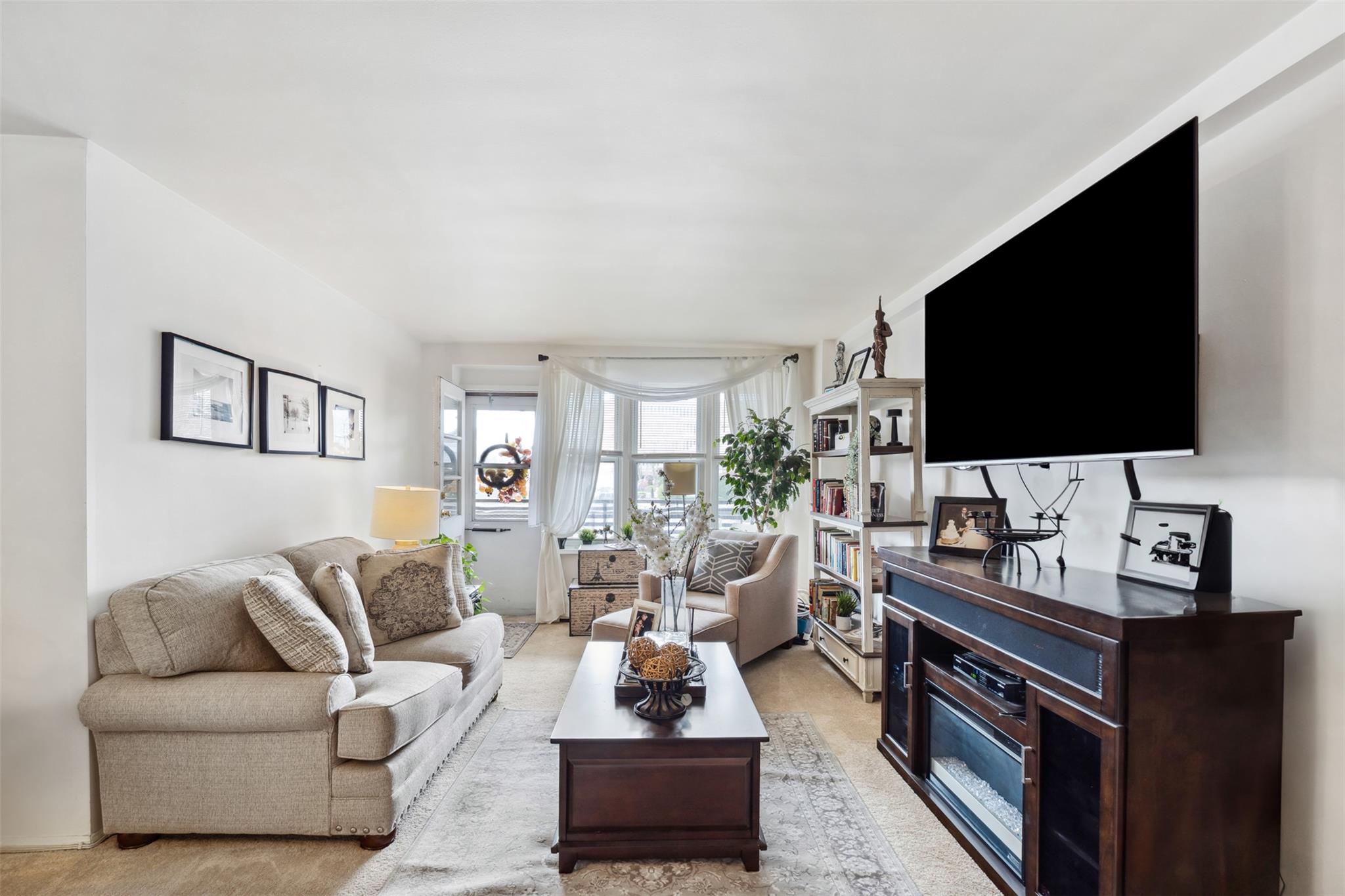 60 Hempstead Avenue #1E, Lynbrook, New York image 2