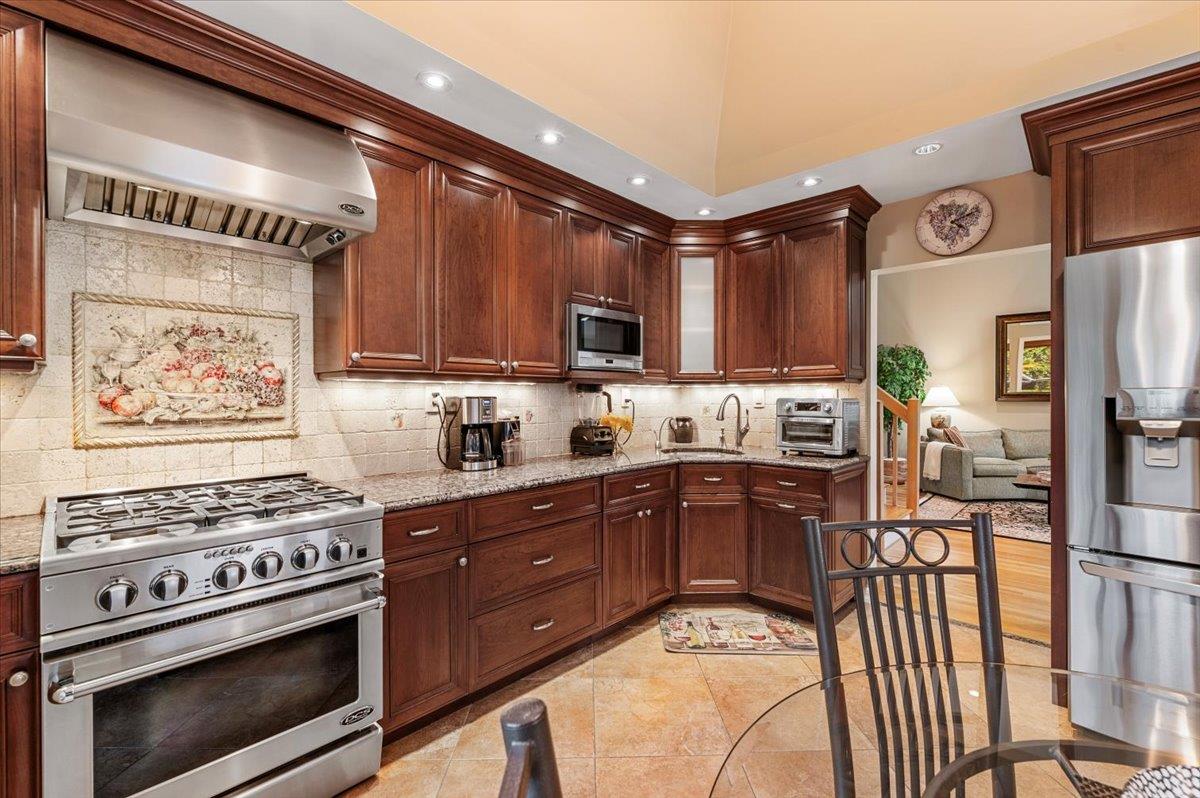 26 Tioga Drive, Jericho, New York image 13
