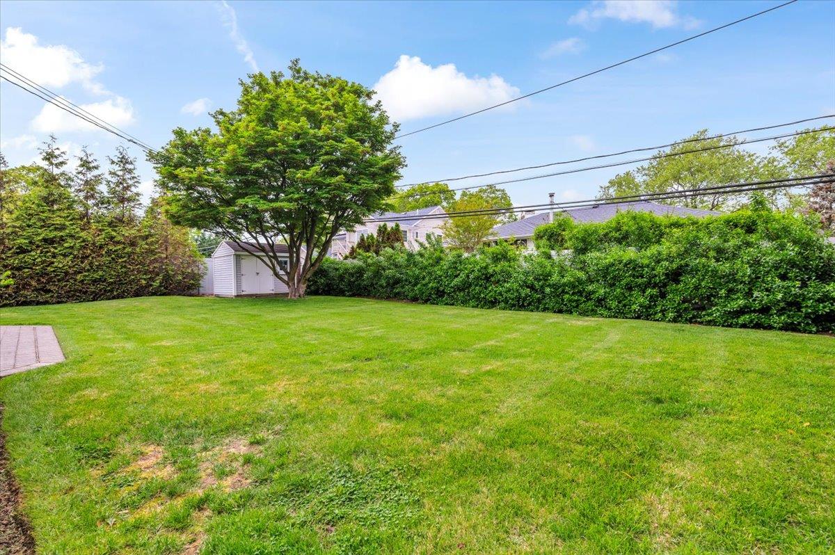 26 Tioga Drive, Jericho, New York image 32