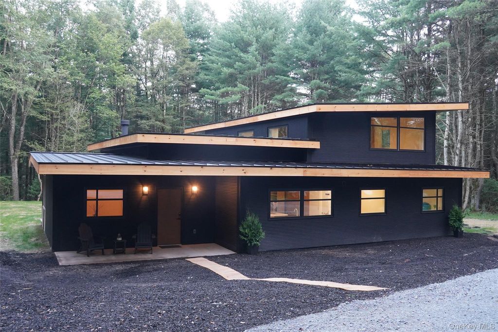 Photo of 233 Goldsmith Road, Jeffersonville, NY 12748 (MLS # 988661)