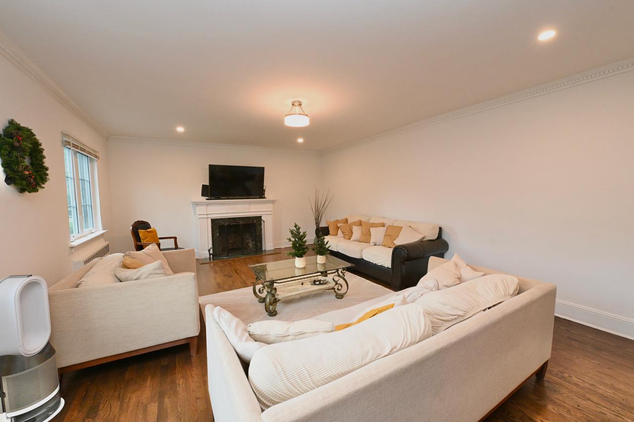 421 N Long Beach Road, Rockville Centre, New York image 12