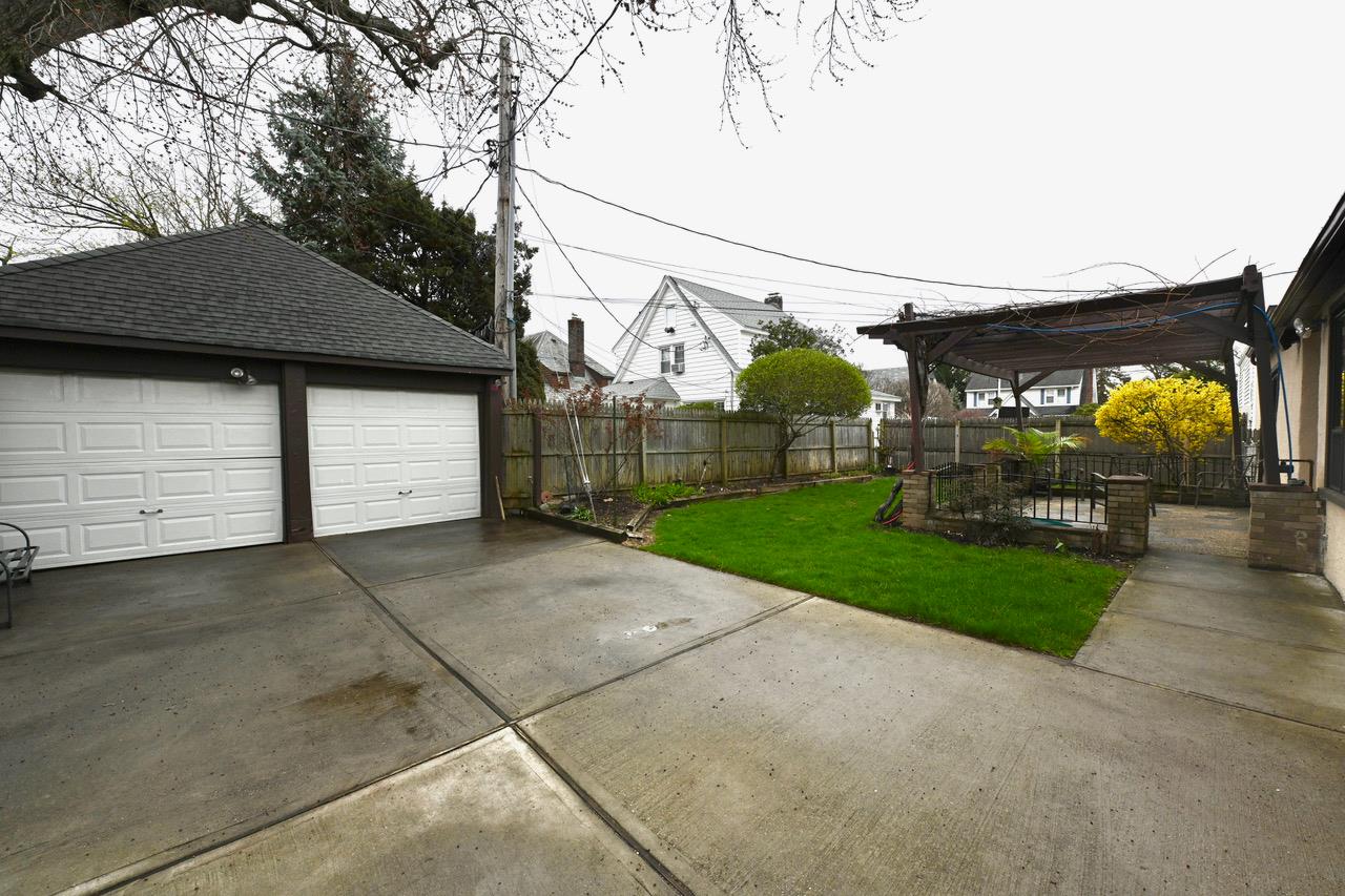 421 N Long Beach Road, Rockville Centre, New York image 5