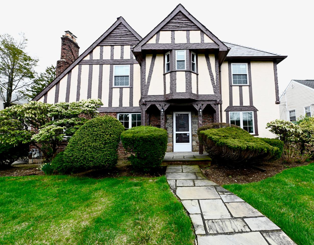 421 N Long Beach Road, Rockville Centre, New York image 1