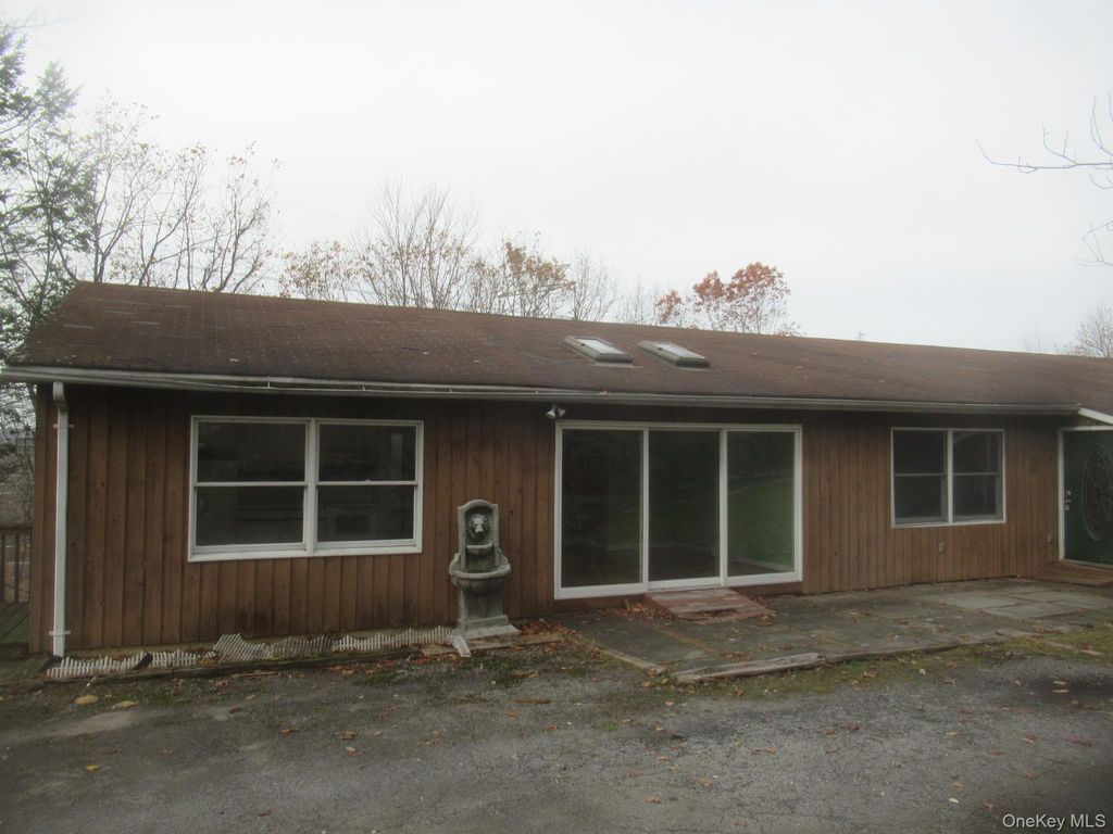 Photo of 64 Hillside View Road, Mahopac, NY 10541 (MLS # 942562)