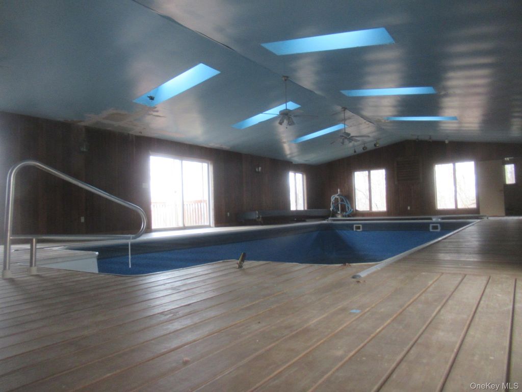 Photo of 64 Hillside View Road, Mahopac, NY 10541 (MLS # 942562)