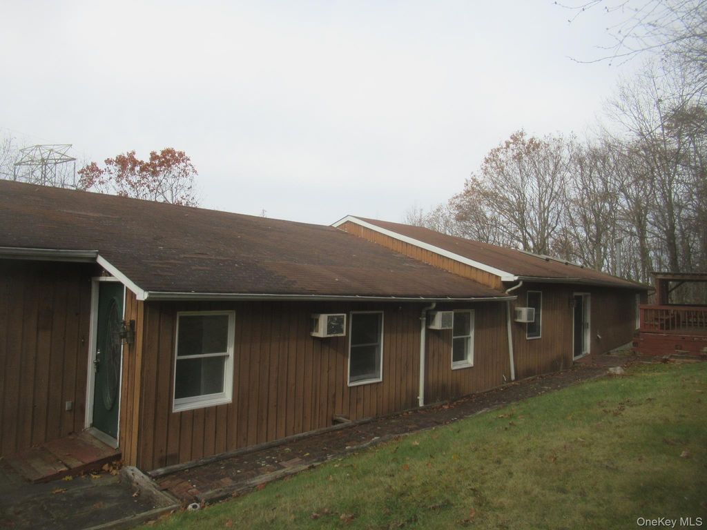 Photo of 64 Hillside View Road, Mahopac, NY 10541 (MLS # 942562)