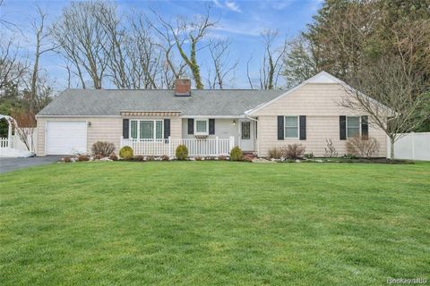 Homes For Sale - 9 Elm Lane<br/> Stony Brook, NY 11790