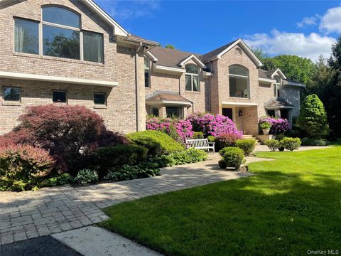 527 Split Rock Road Syosset NY 11791