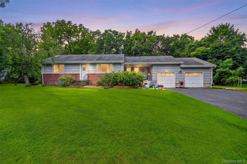 Photo of 11 Lorraine Court, New City, NY 10956 (MLS # 1036066)