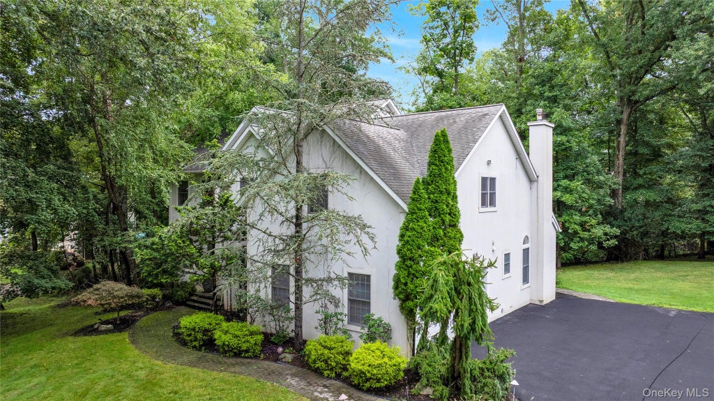 Photo of 11 Croyden Lane, New City, NY 10956 (MLS # 1046991)