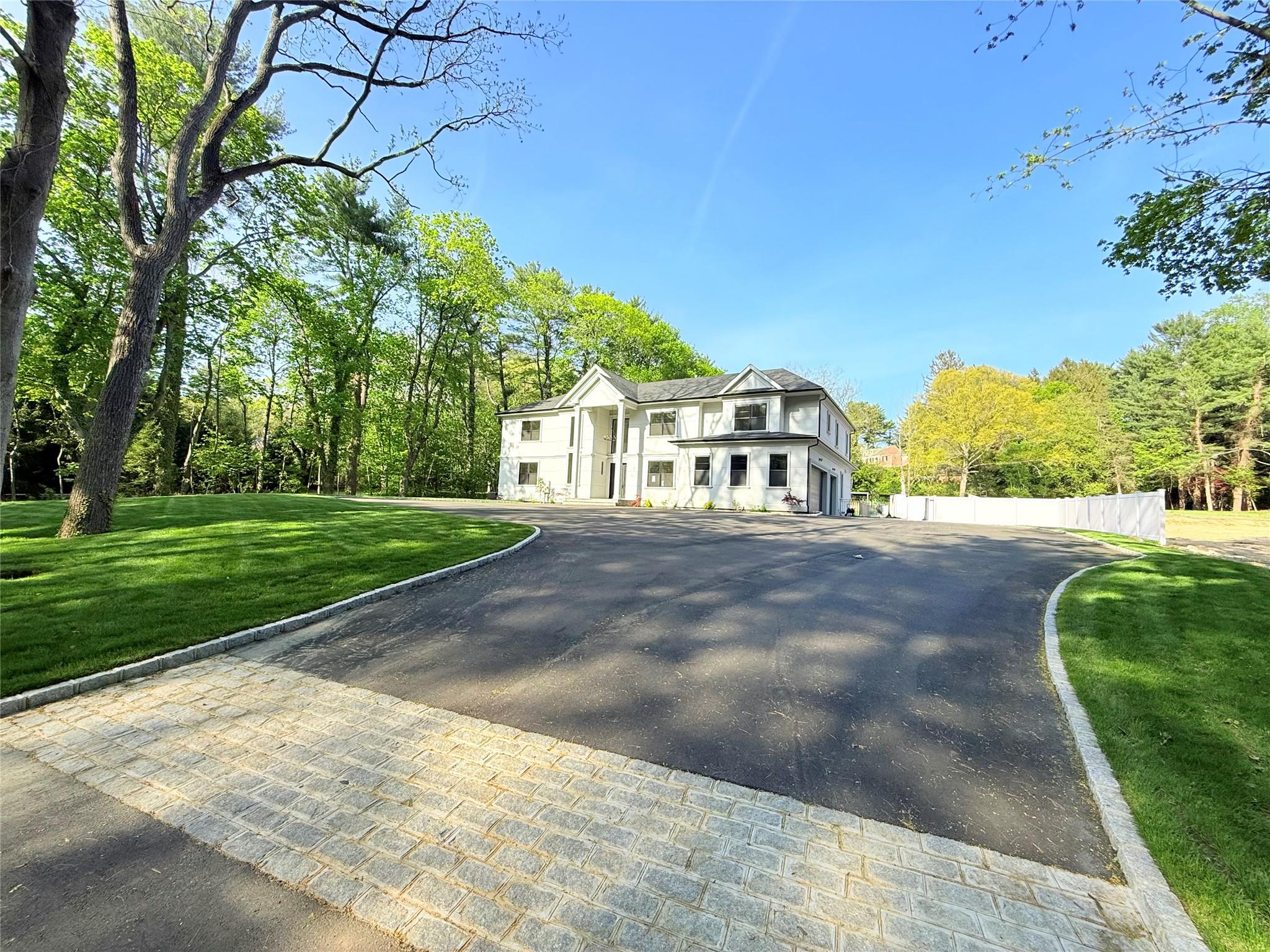 412 Mill River Road, Oyster Bay, New York image 3
