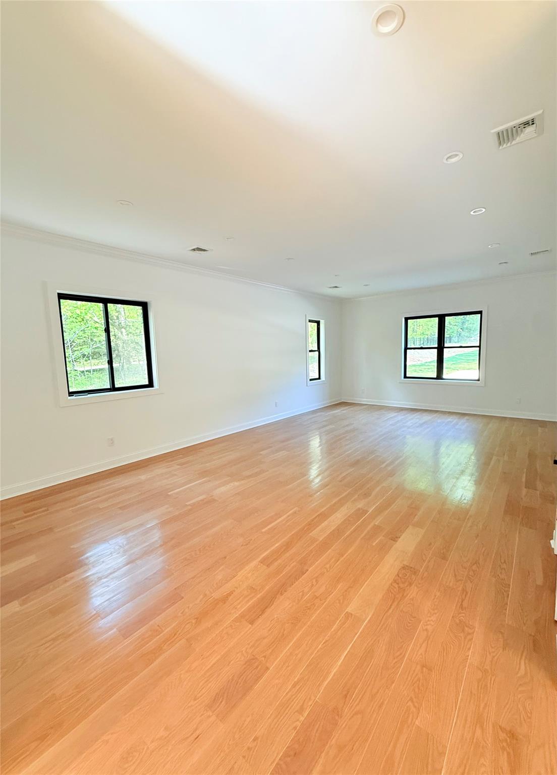 412 Mill River Road, Oyster Bay, New York image 27