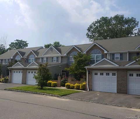 Apartment For Rent - 111 Horizon View Drive #111<br/> Farmingville, NY 11738
