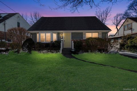 91 Drake Street Malverne NY 11565