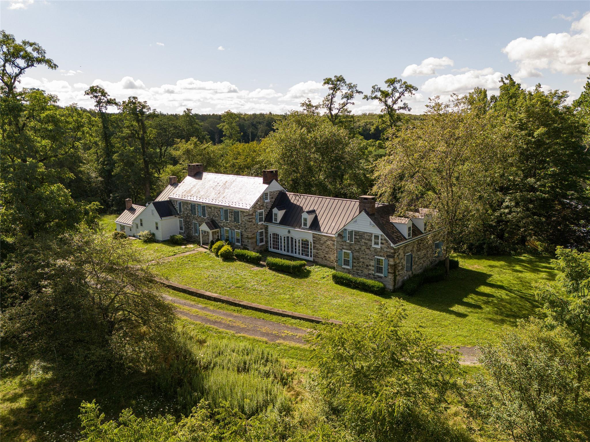 Bruynswick Rd, Wallkill, New York - 6 Bedrooms  
8 Bathrooms  
21 Rooms - 