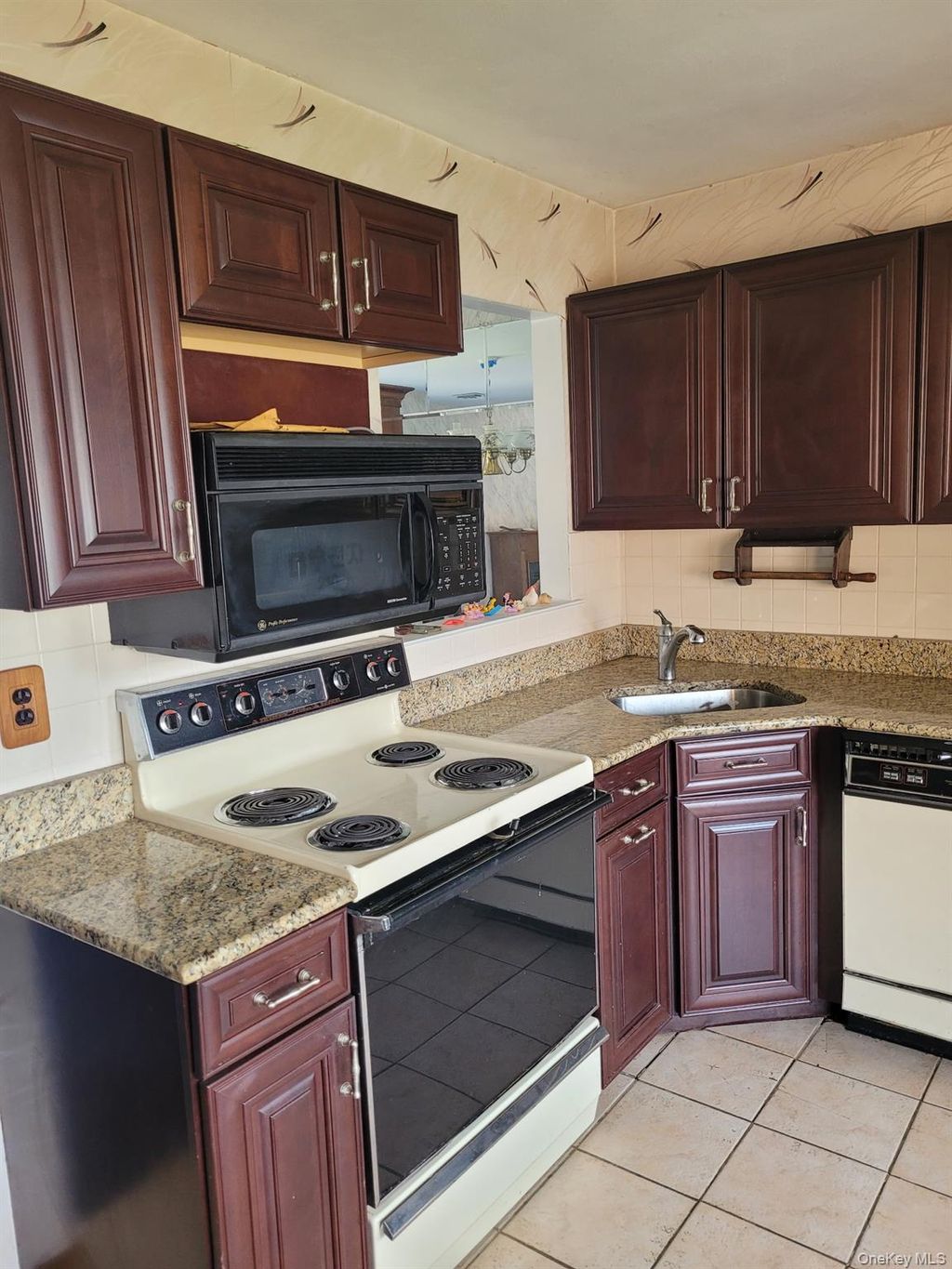 Photo of 174 Melanie Way, Commack, NY 11725 (MLS # 979580)