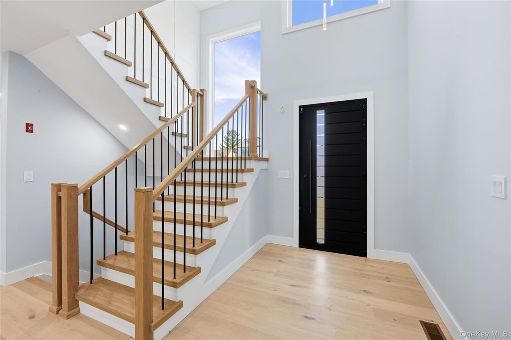 Photo of 12 Friends Lane Ln, Westbury, NY 11590 (MLS # 941935)