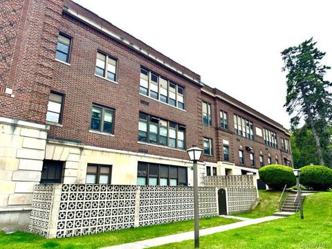 Condo For Sale - 60 Kensico Road #6<br/> Thornwood, NY 10594