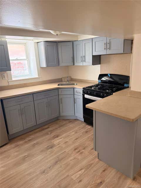 Apartment For Rent - 858 E 222nd Street<br/> Bronx, NY 10467