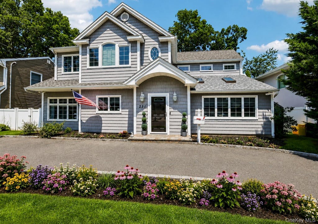 Photo of 231 Koehl Street, Massapequa Park, NY 11762 (MLS # 1038068)