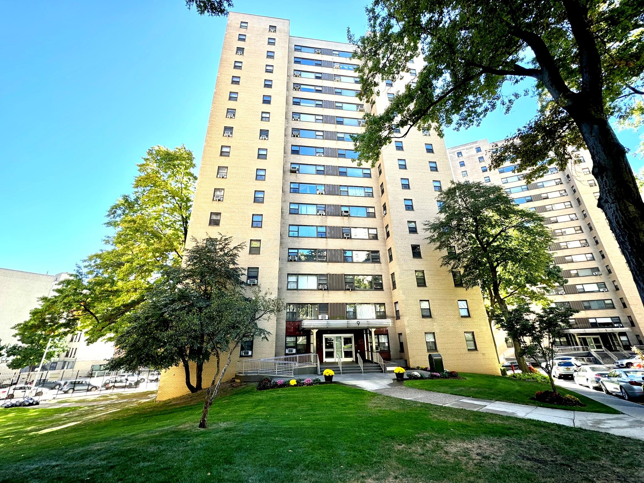 9 Fordham Hill Oval #1H, Bronx, New York image 1