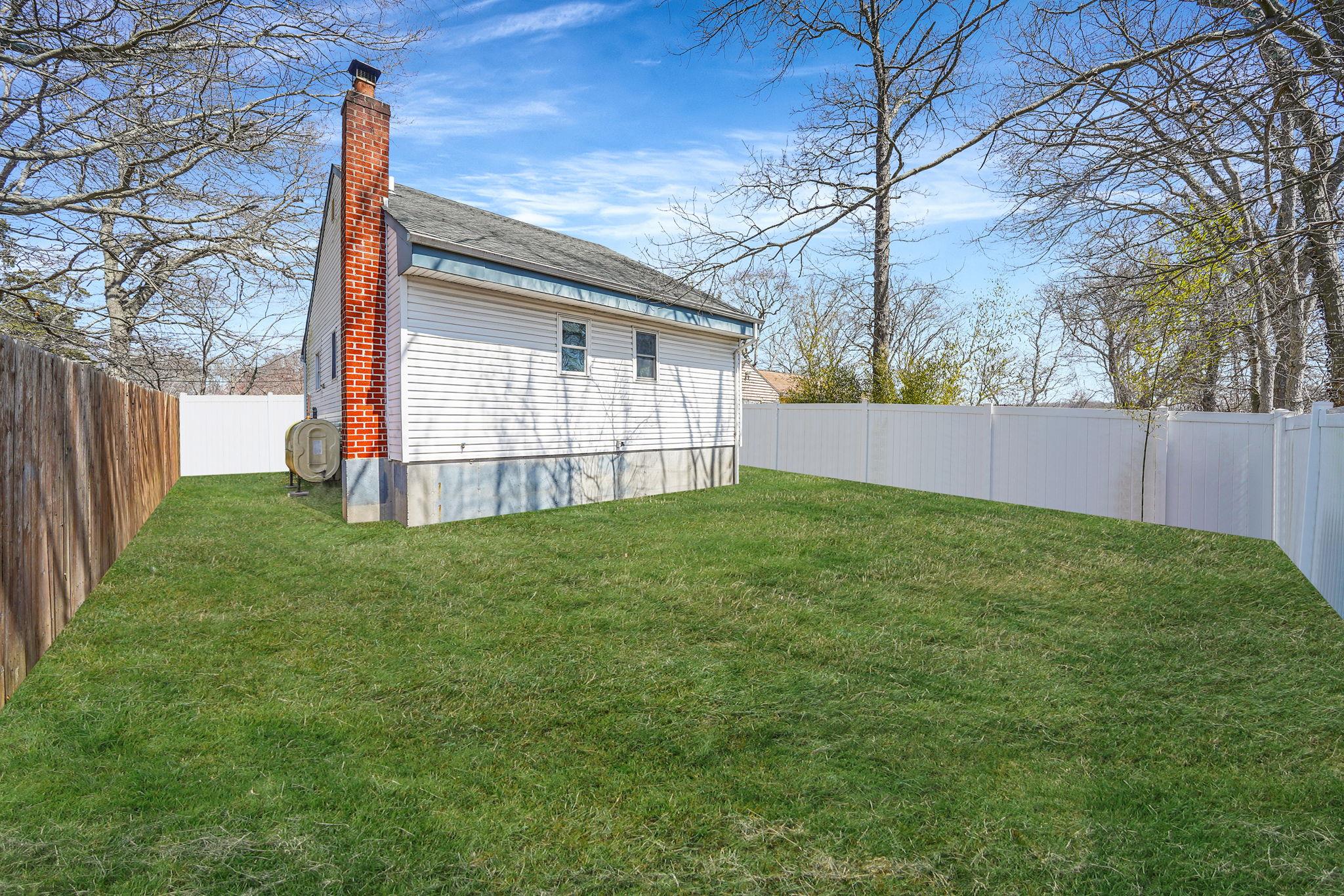 214 Mastic Boulevard, Mastic, New York image 18