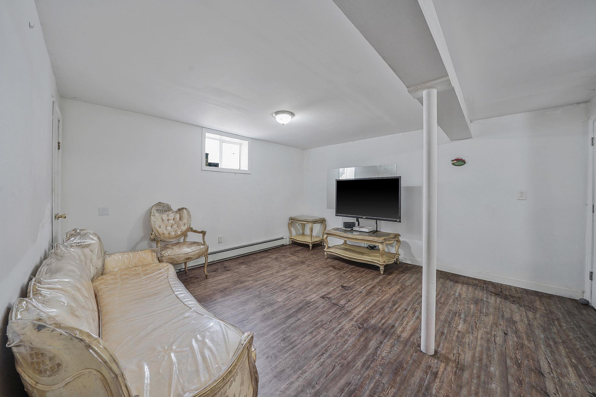 214 Mastic Boulevard, Mastic, New York image 15