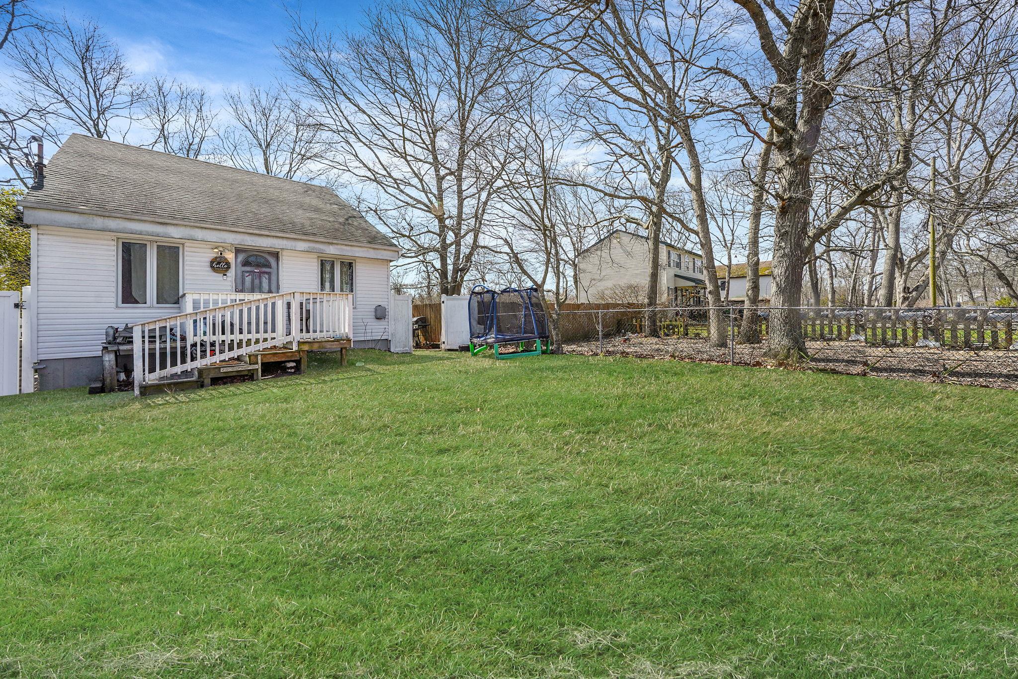 214 Mastic Boulevard, Mastic, New York image 2