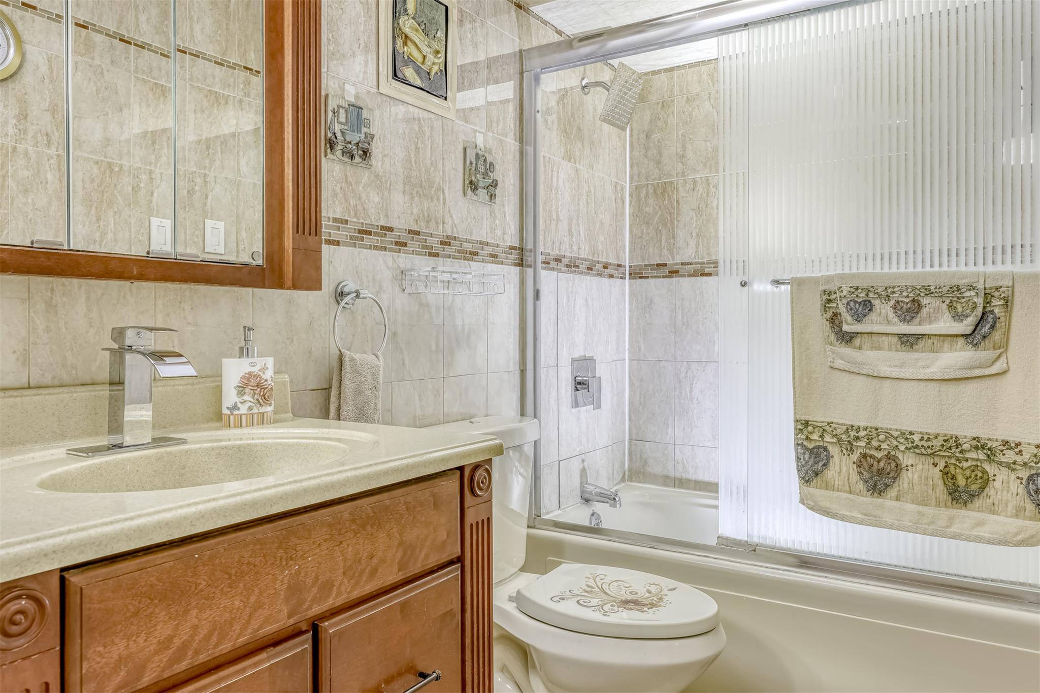 4 Stacie Lane, Spring Valley, New York image 13