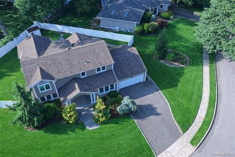 Homes For Sale - 35 Moss Lane<br/> Jericho, NY 11753