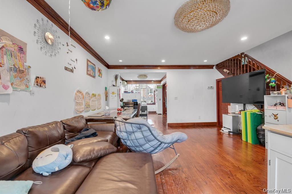 6906 Fresh Meadow Lane