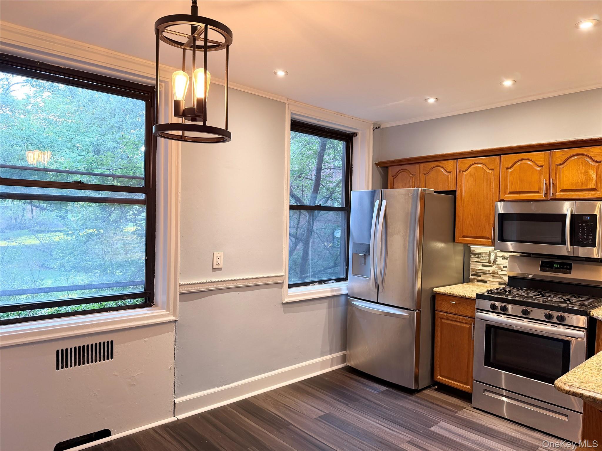 412C Larchmont Acres West #2C, Larchmont NY 10538