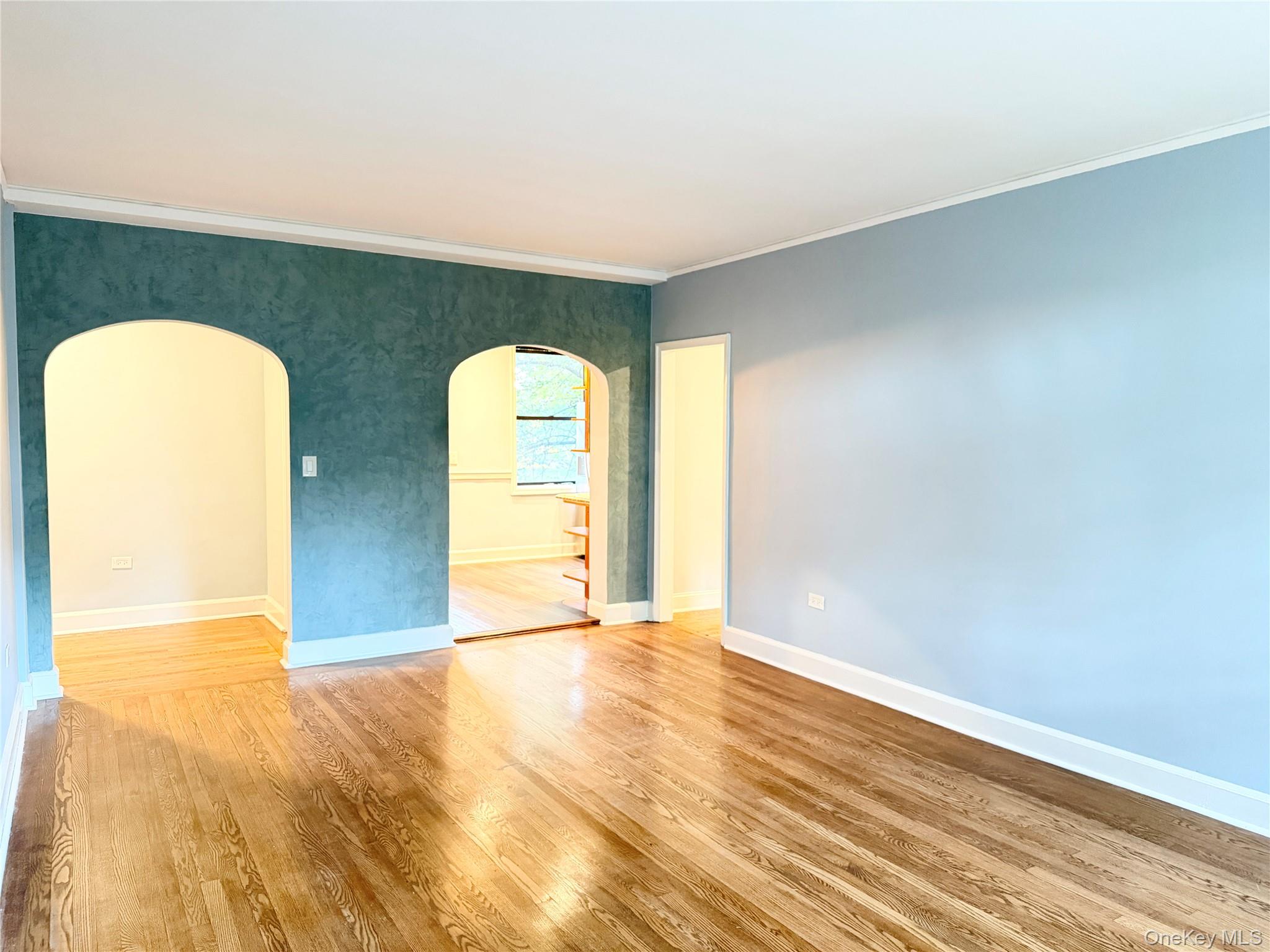 412C Larchmont Acres West 2C