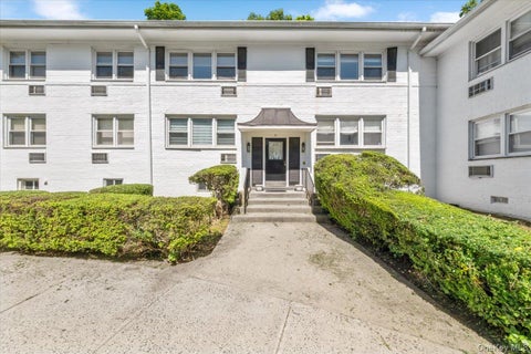 Photo of 51 Avon Circle #D, Rye Brook, NY 10573 (MLS # 1009167)