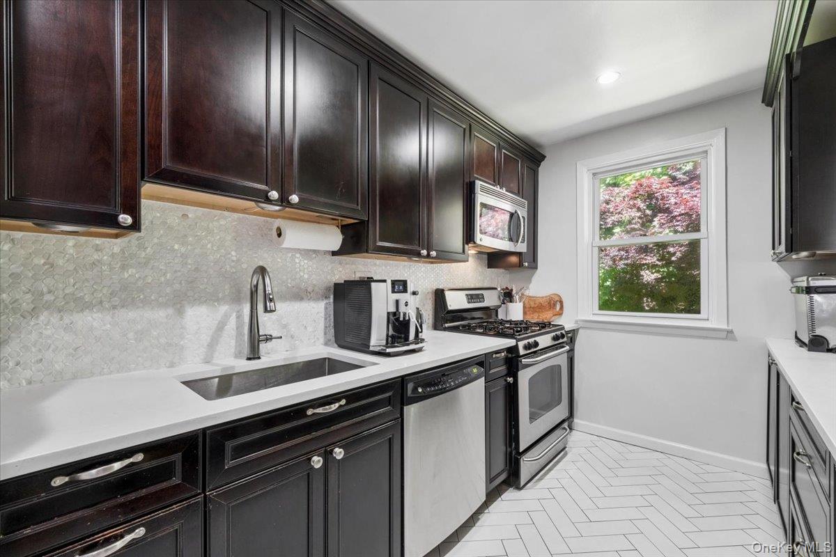 51 Avon Circle D