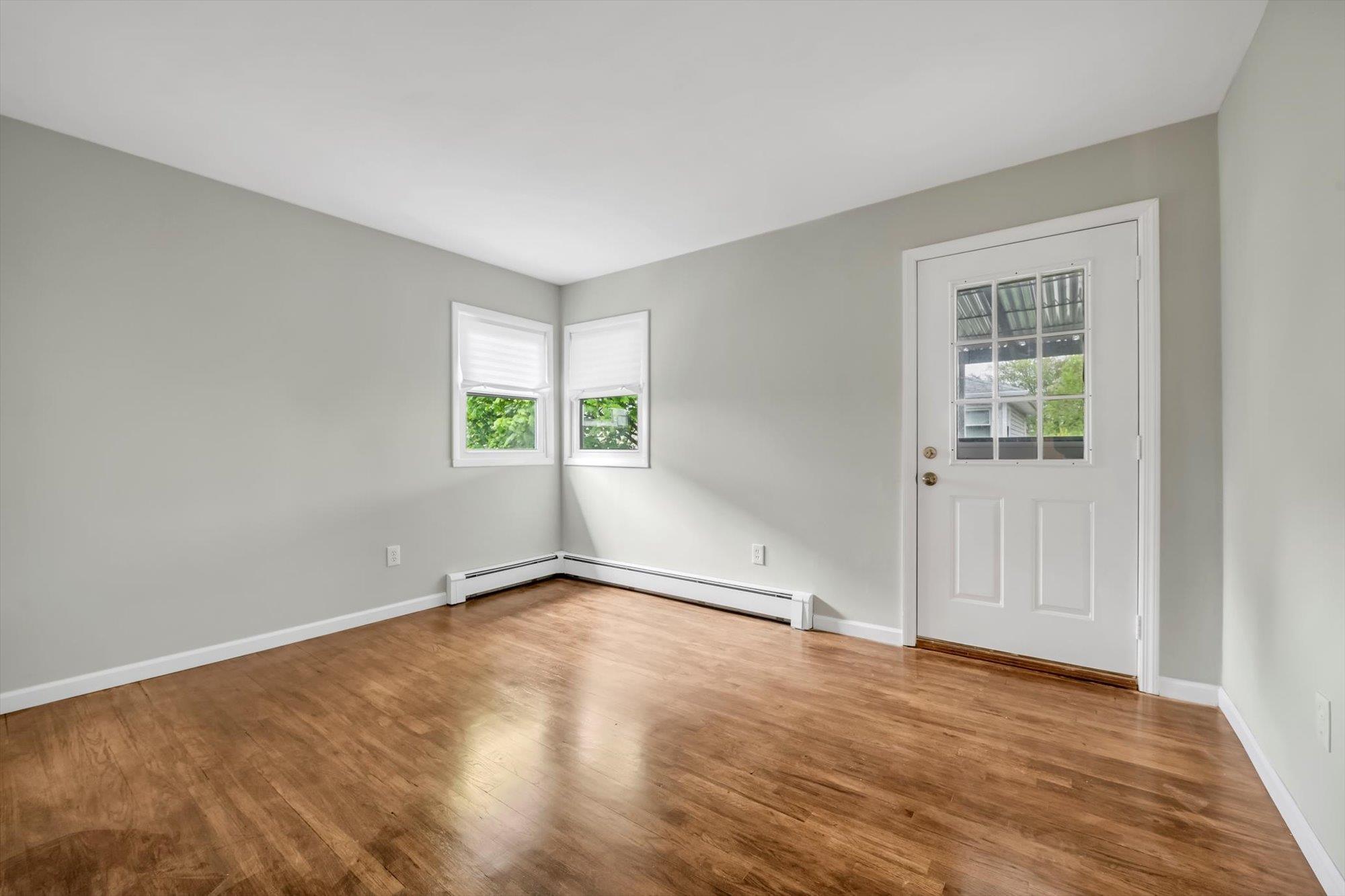 76 Melrose Avenue, Lynbrook, New York image 13