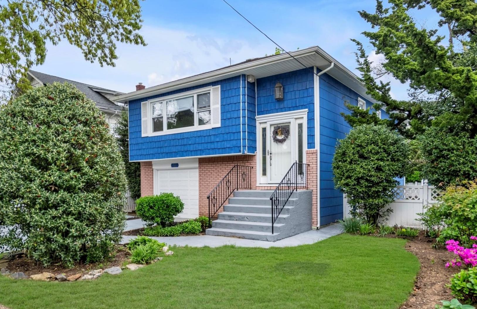 76 Melrose Avenue, Lynbrook, New York image 2