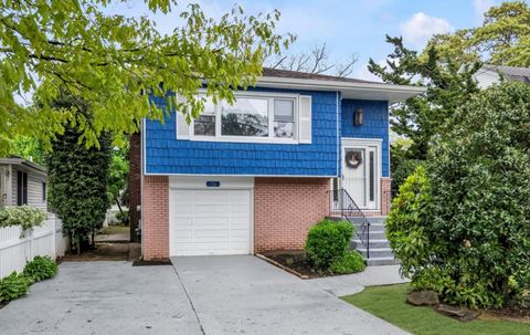 76 Melrose Avenue Lynbrook NY 11563