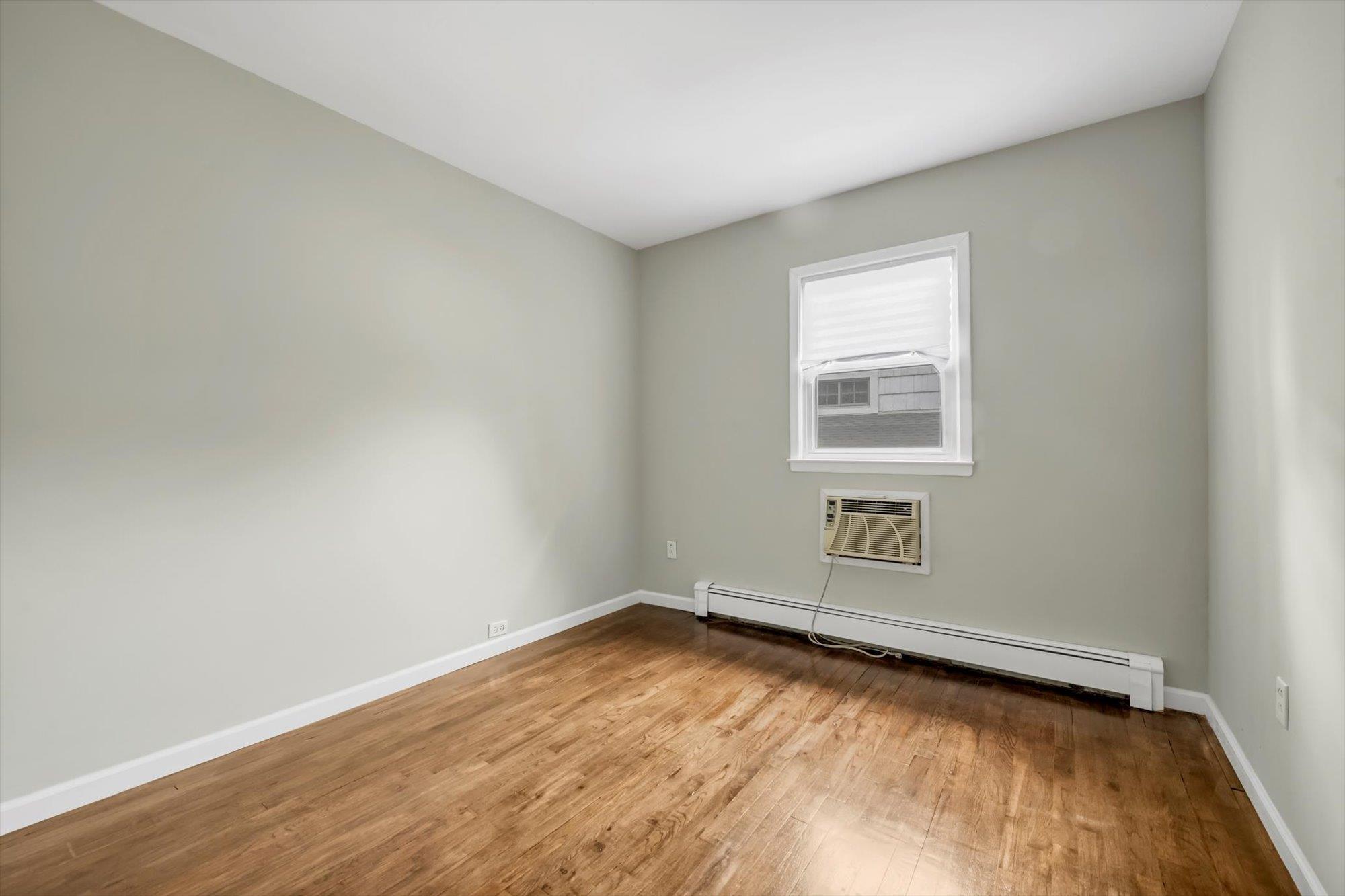 76 Melrose Avenue, Lynbrook, New York image 14
