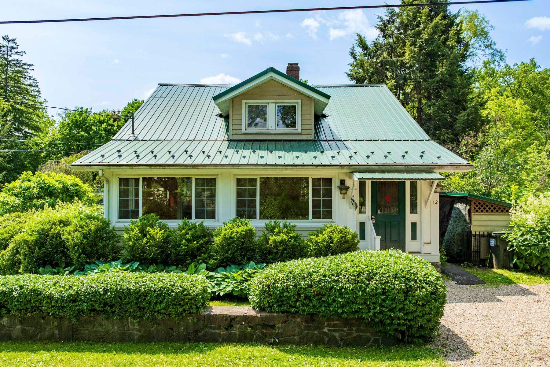 Tremper Avenue, Phoenicia, New York - 2 Bedrooms  
2 Bathrooms  
8 Rooms - 