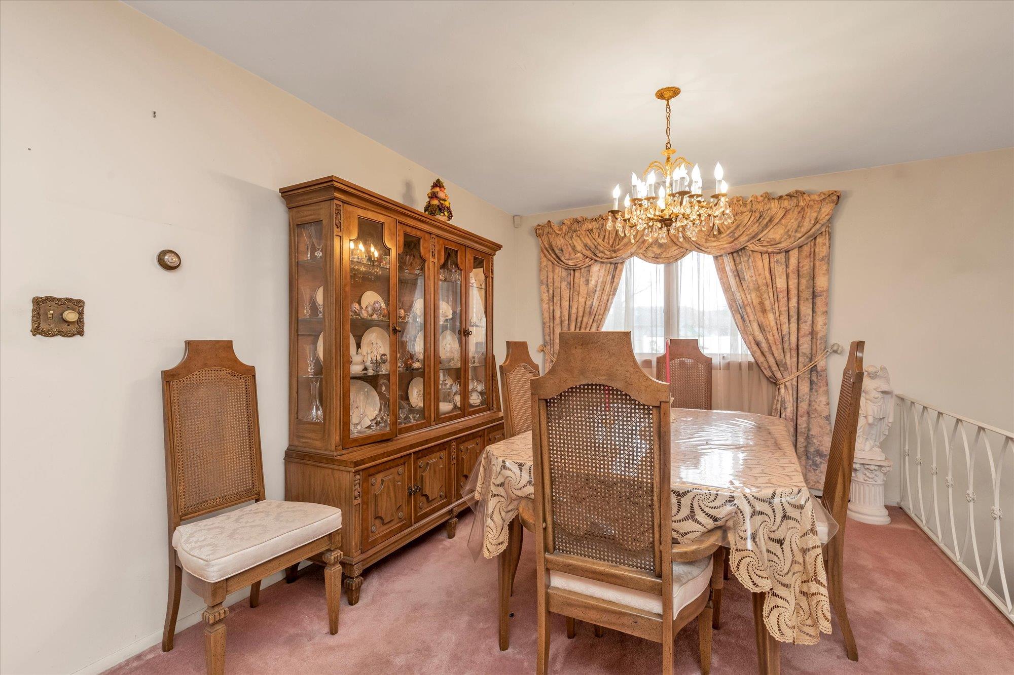 2199 Clover Court, East Meadow, New York image 6