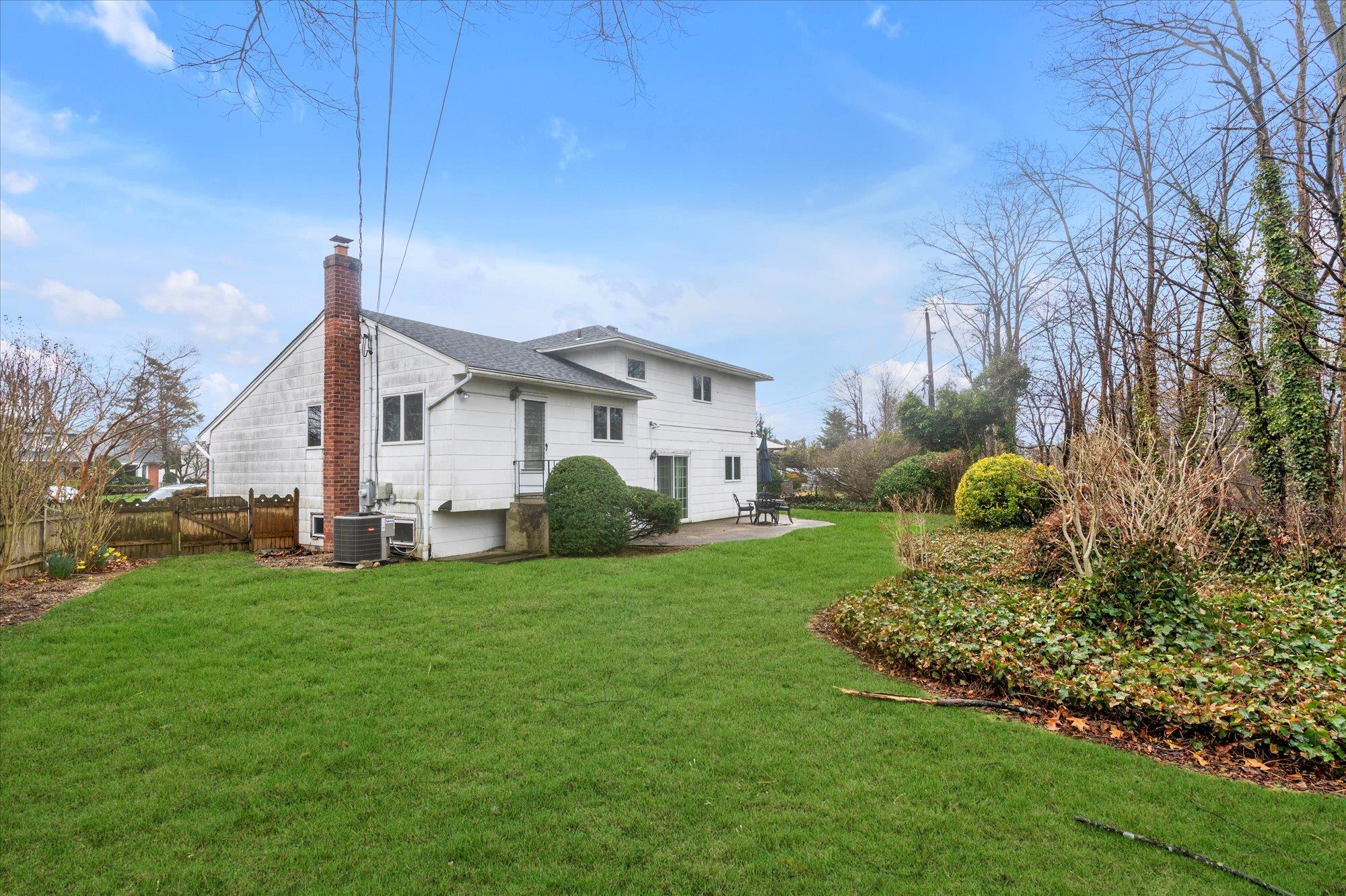 2199 Clover Court, East Meadow, New York image 22