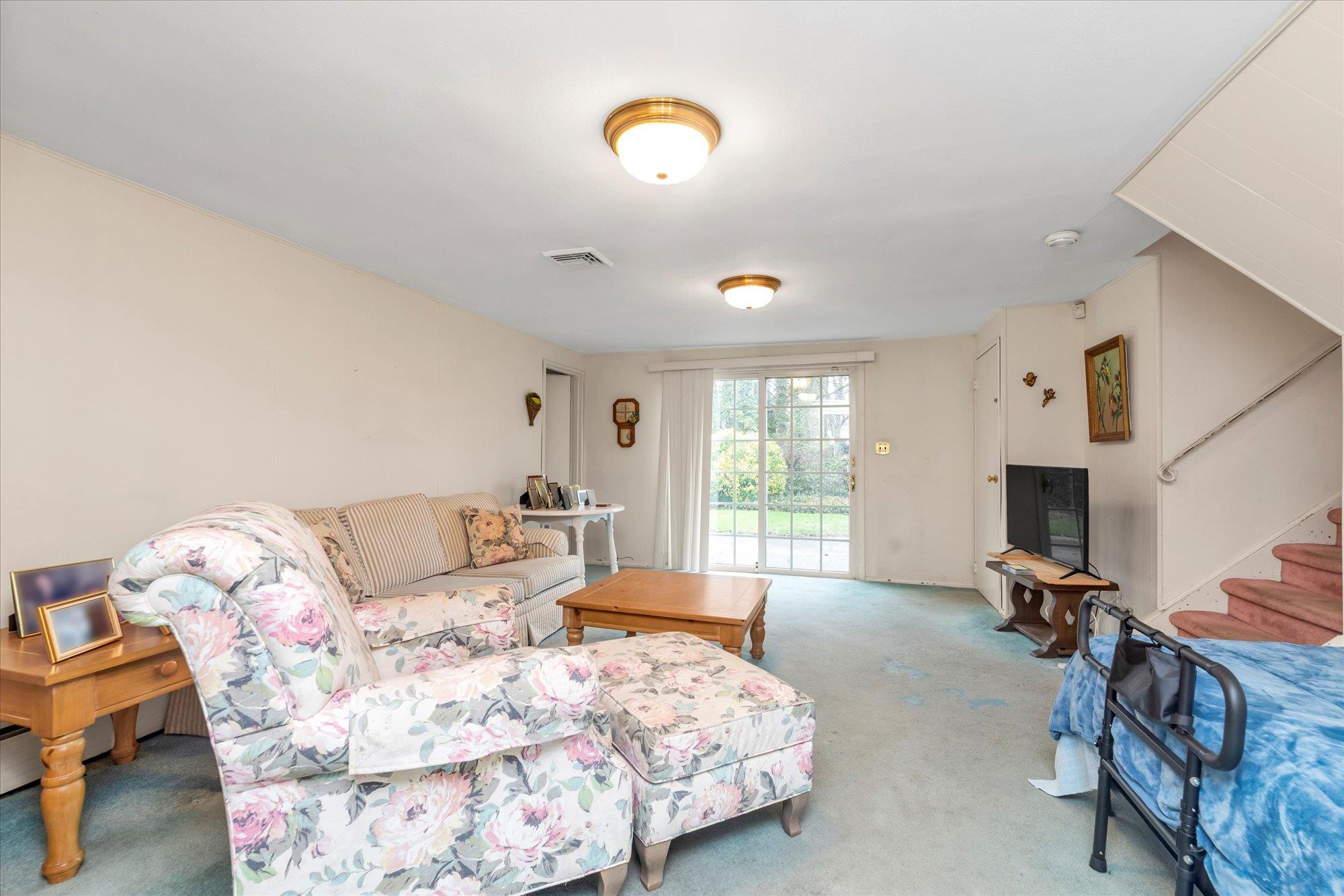2199 Clover Court, East Meadow, New York image 11