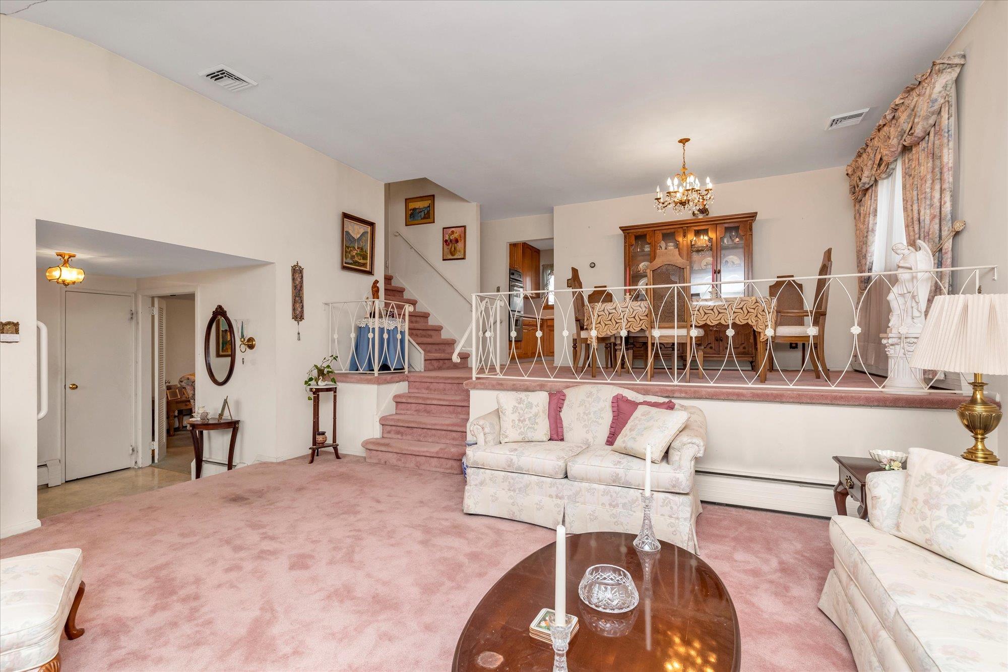 2199 Clover Court, East Meadow, New York image 4