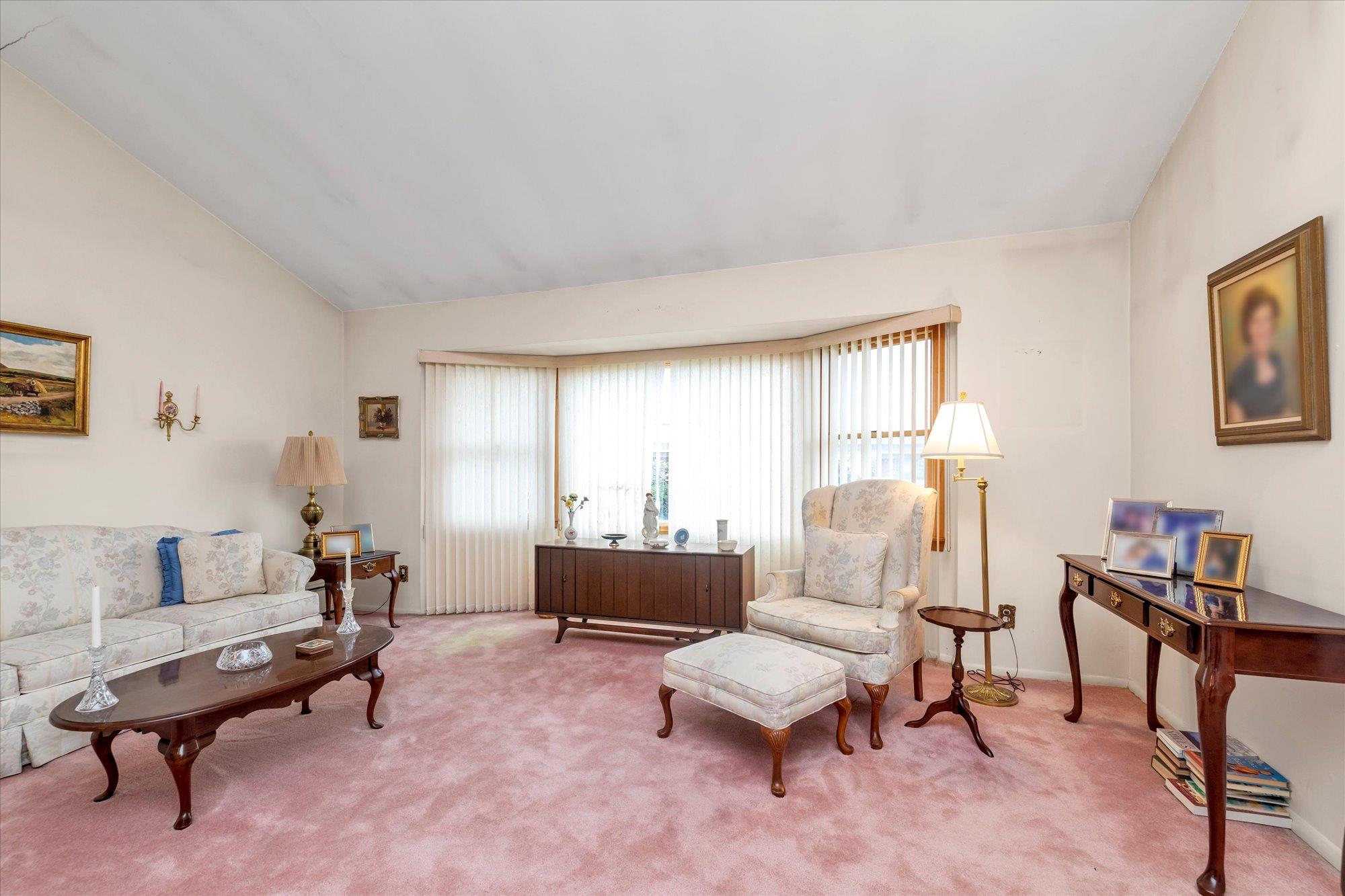 2199 Clover Court, East Meadow, New York image 3