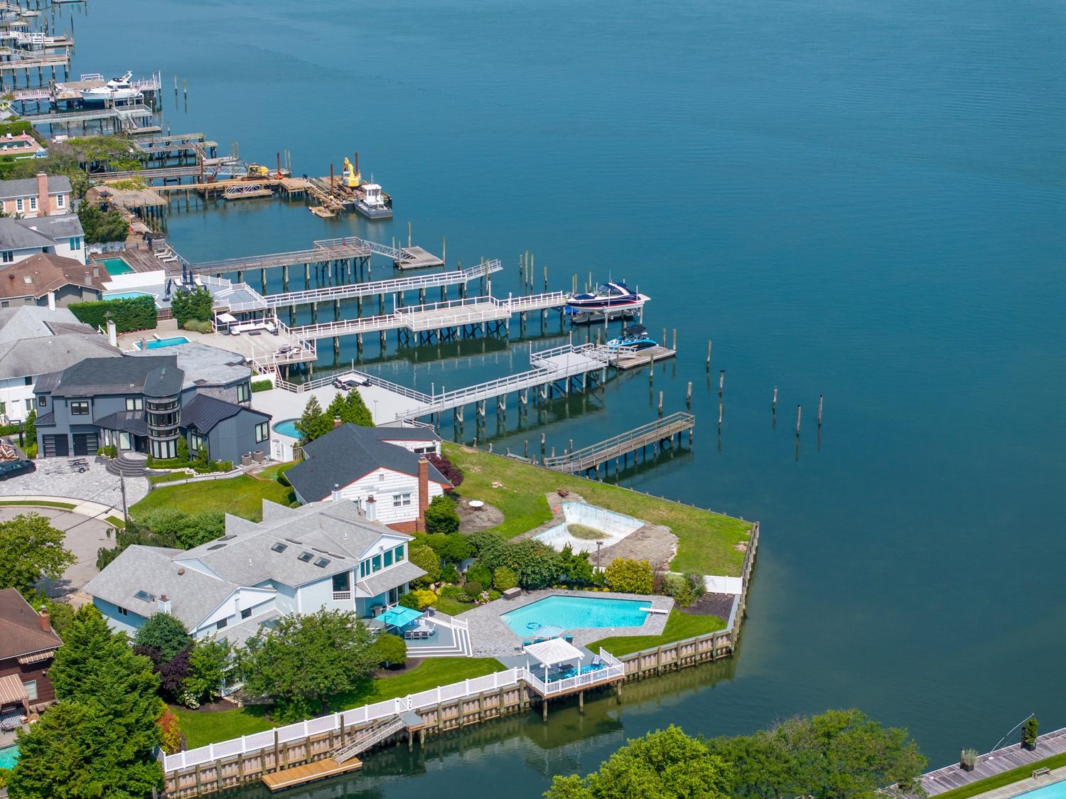 1416 Bay Boulevard