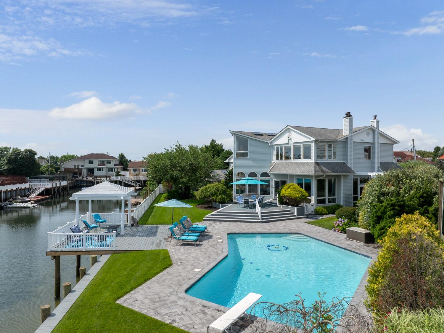 1416 Bay Boulevard