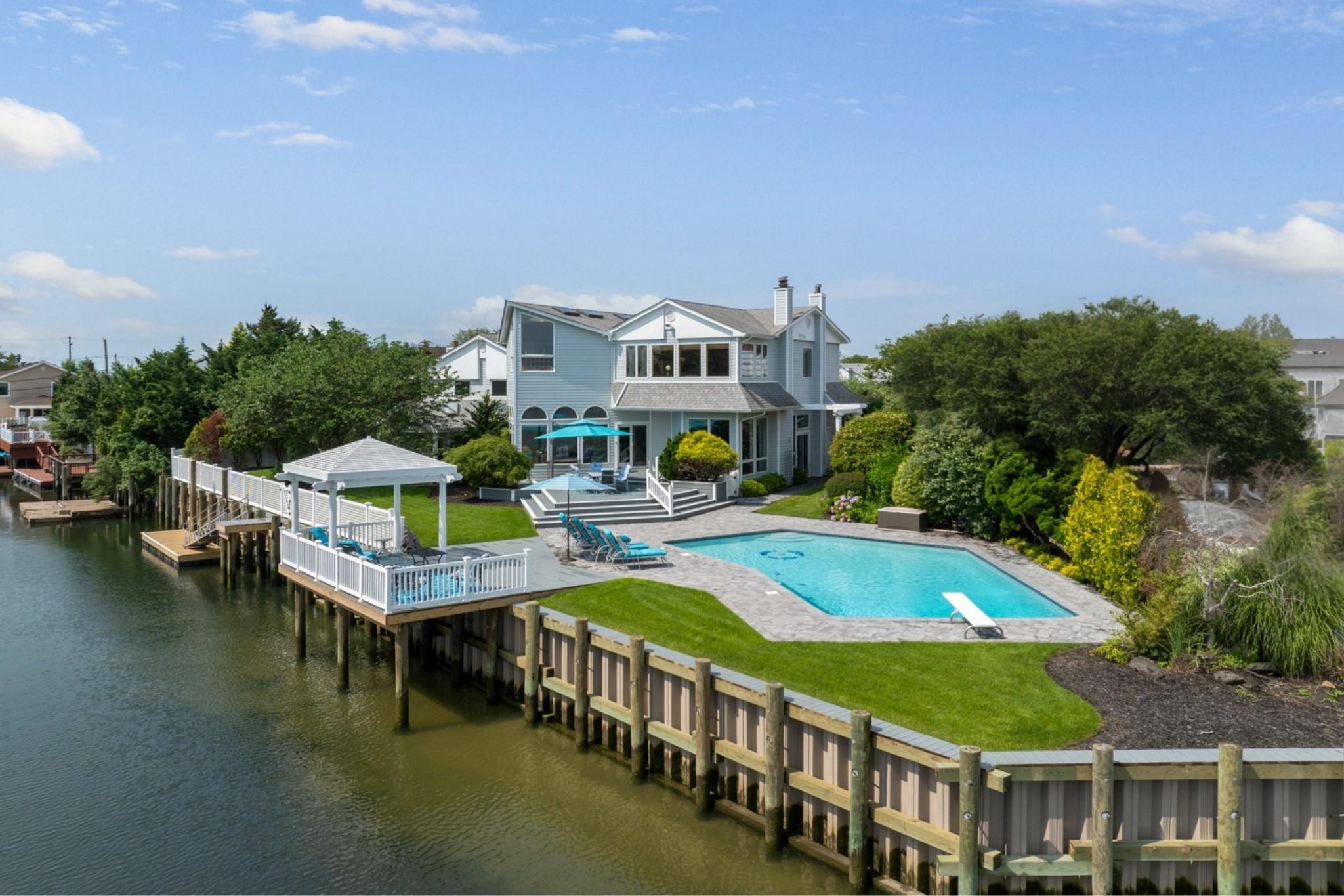 1416 Bay Boulevard