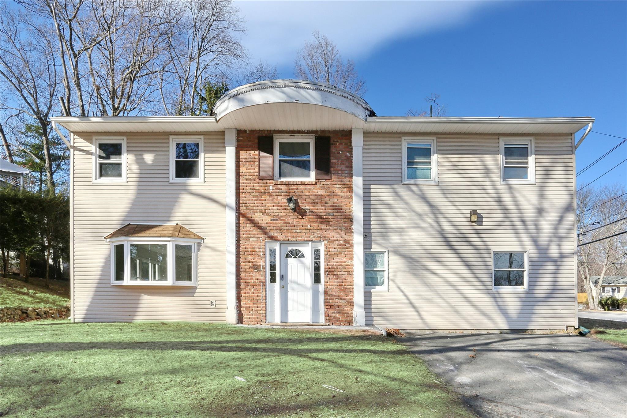 1 Bedford Court, Spring Valley, New York image 1